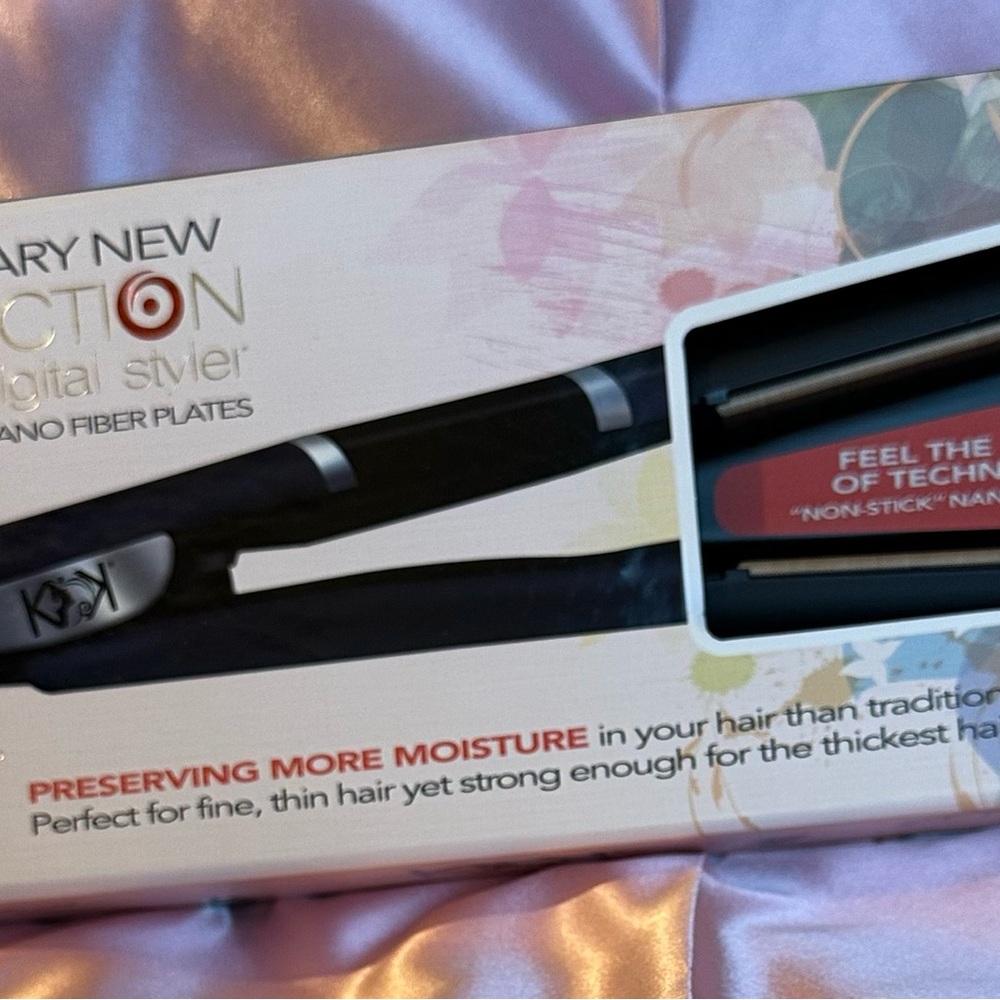 Uniqkka Digital Straightener Flat Iron W Nonstick Nano Fiber Plates Brand New